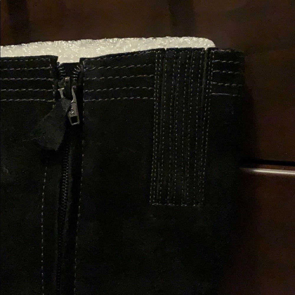 Boots - Picture 6 of 12